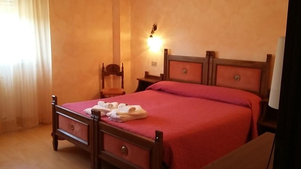 Hotel Nuova Italia Gozzano Esterno foto
