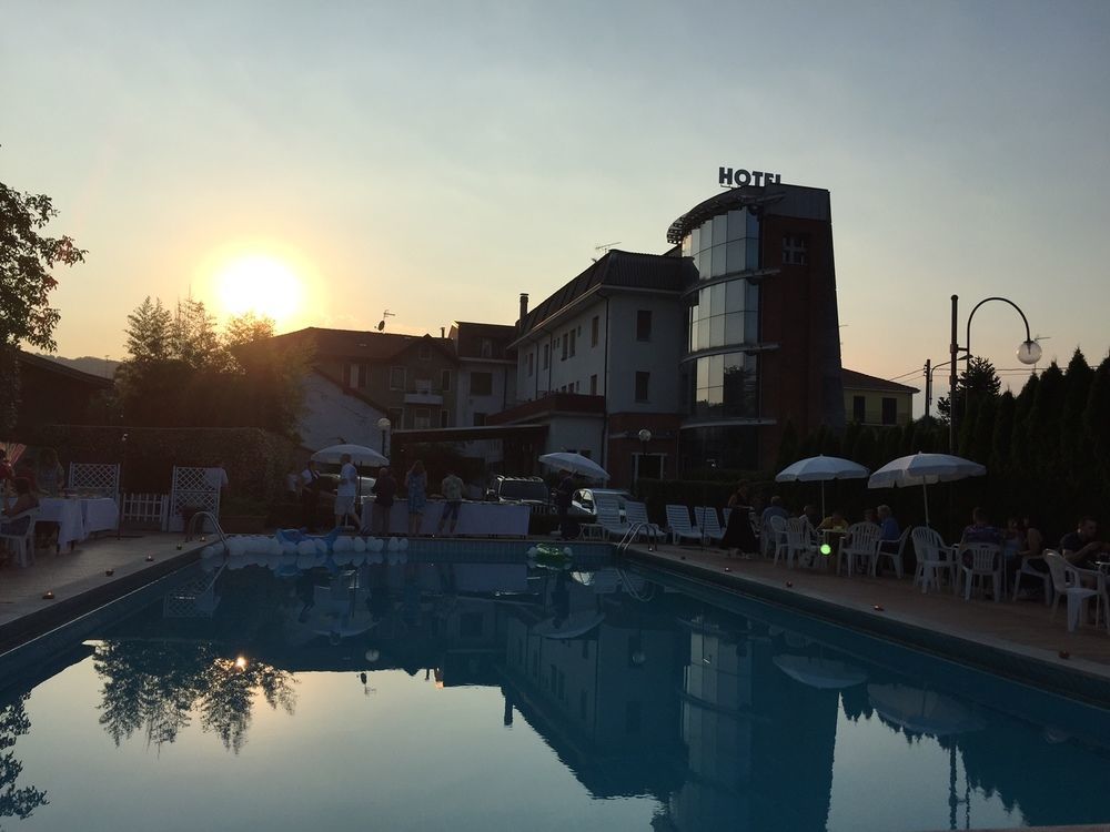 Hotel Nuova Italia Gozzano Esterno foto