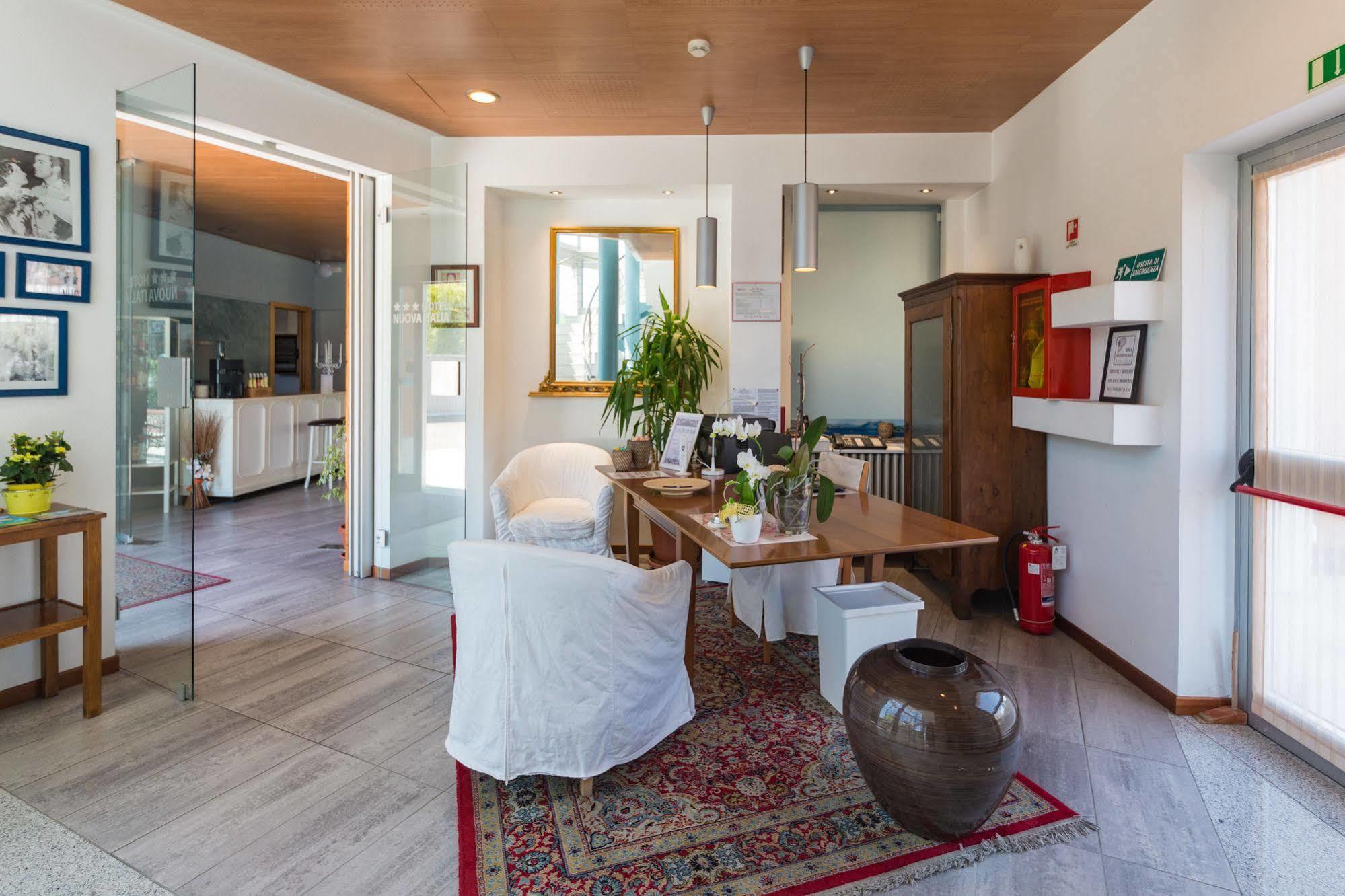 Hotel Nuova Italia Gozzano Esterno foto